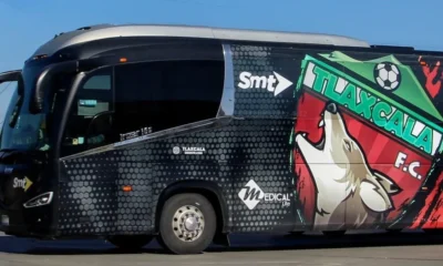 Un gran susto vivieron los jugadores y el cuerpo técnico del equipo de fútbol Coyotes de Tlaxcala cuando un tráiler colisionó con su autobús durante su viaje de regreso tras enfrentar a Correcaminos.